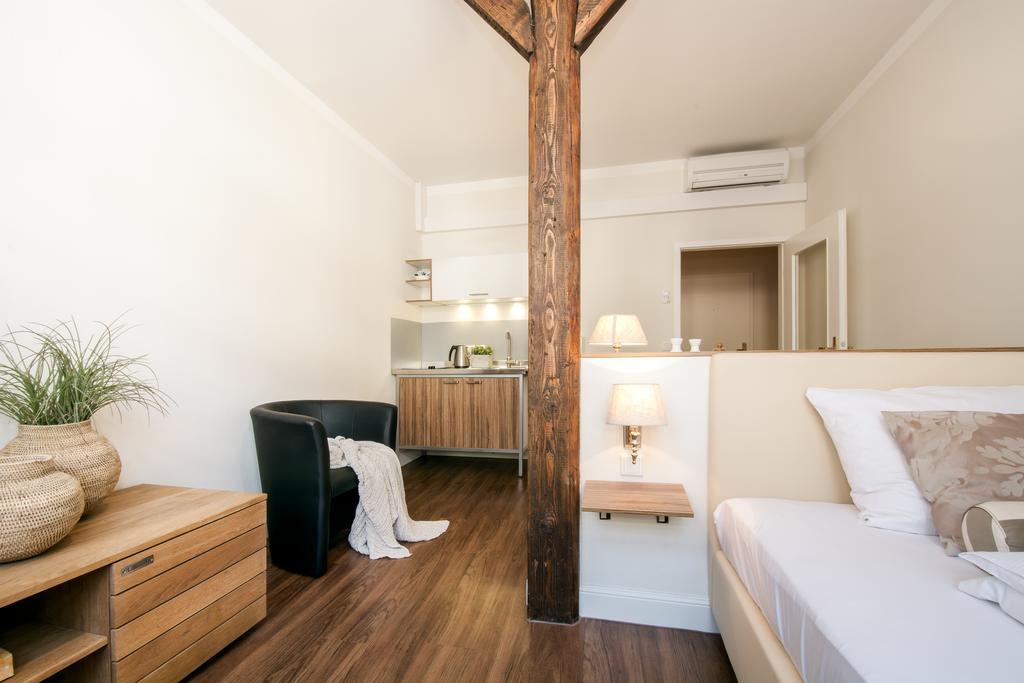 Apartment Living Am Carlsplatz