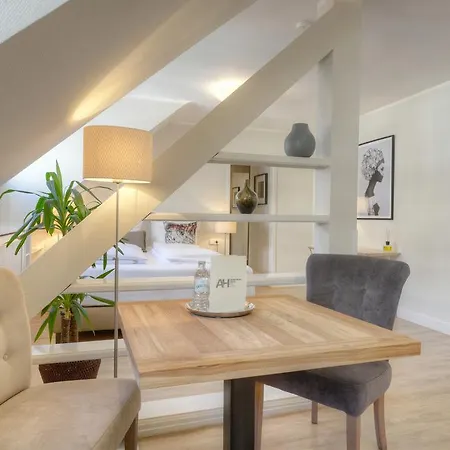 Apartment Living Am Carlsplatz