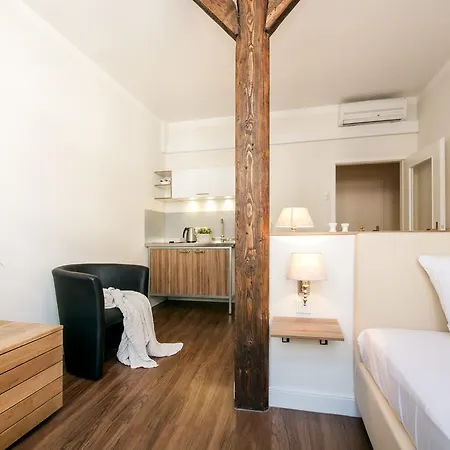 Apartment Living Am Carlsplatz